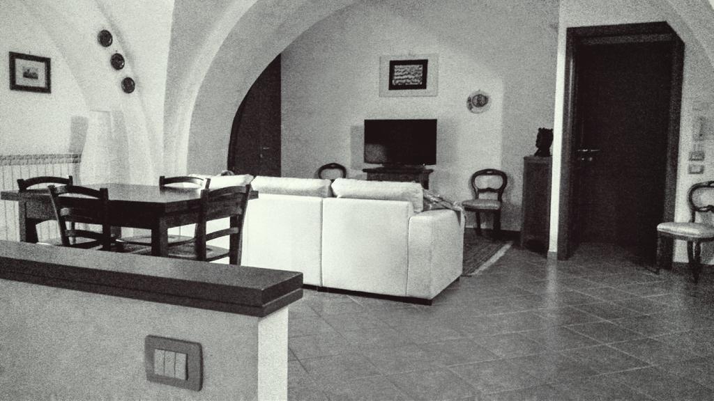 شقة Residenza Le Volte Degli Angeli سبيلّو الغرفة الصورة